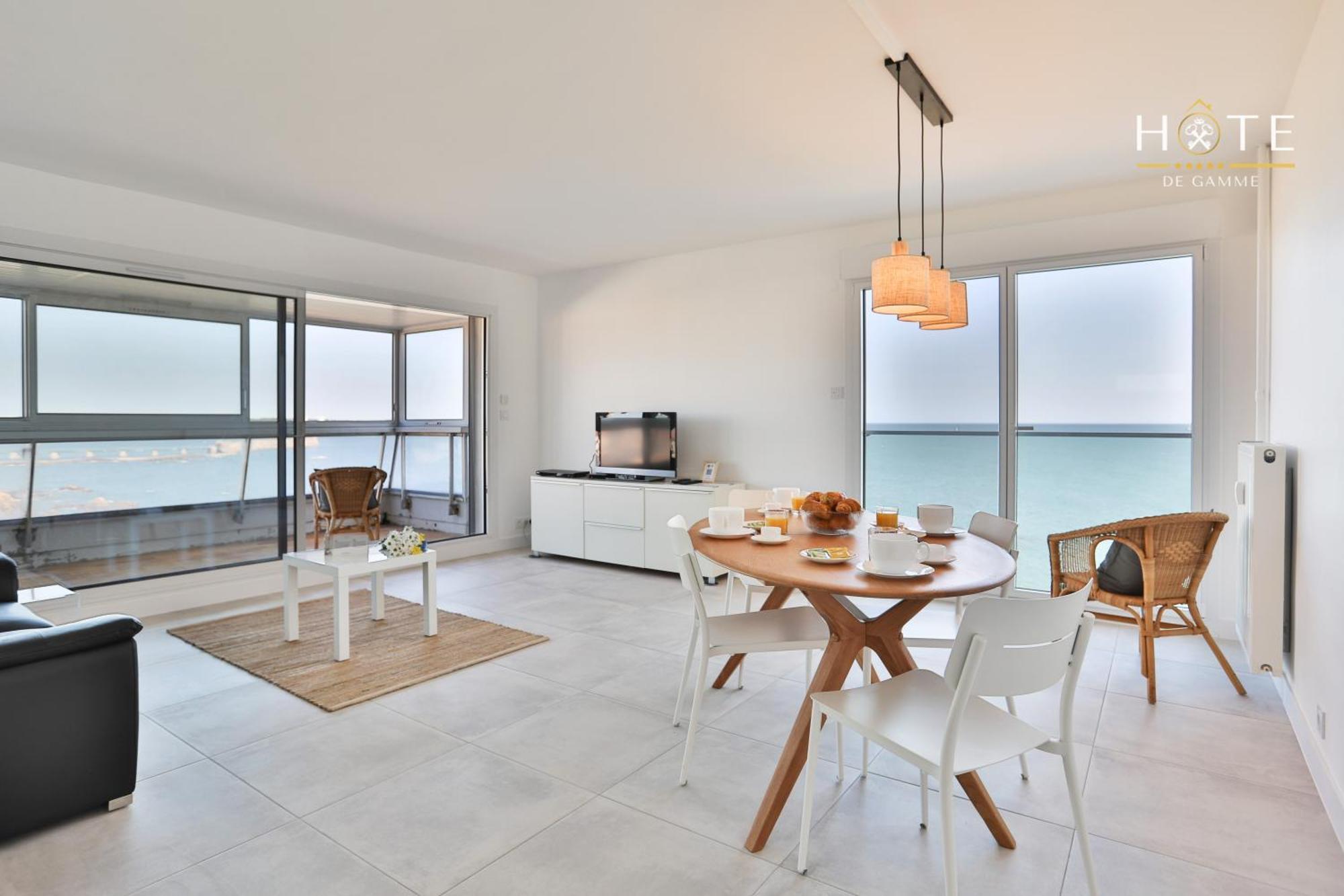 Appartement De Caractere, Superbe Vue Mer 280° La Chaume Екстер'єр фото